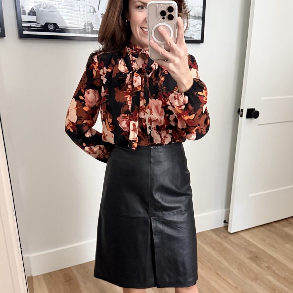 GIBSON Floral Blouse Womens XS Black Pussybow Career Dark Autumn Long Sleeve